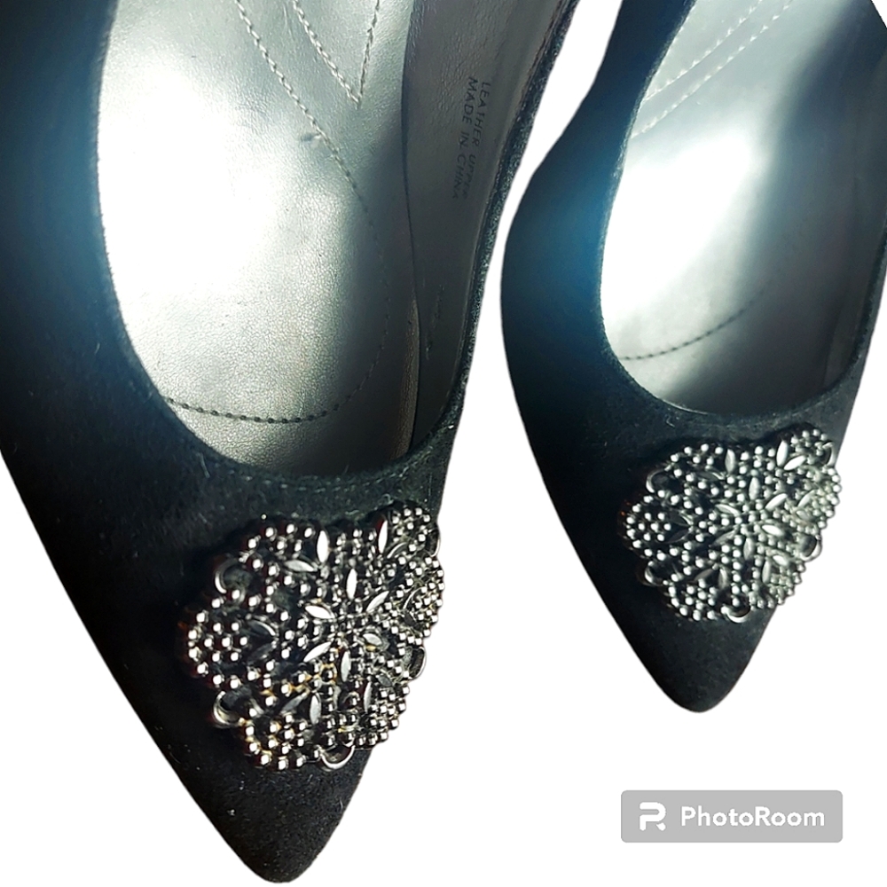 TAHARI ACCORD Black Suede Heels Pumps with Silver Embellishment Sz 7